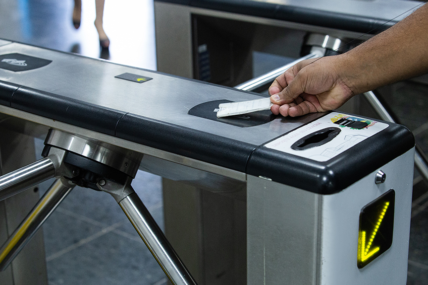 electronic turnstile opening by magnetic card